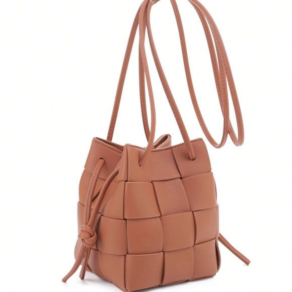 Luxe Vegan Leather Woven Adjustable Straps Snap Button Closure Crossbody - Picture 3 of 6